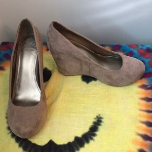 Grey/tan suede fergalicious wedges